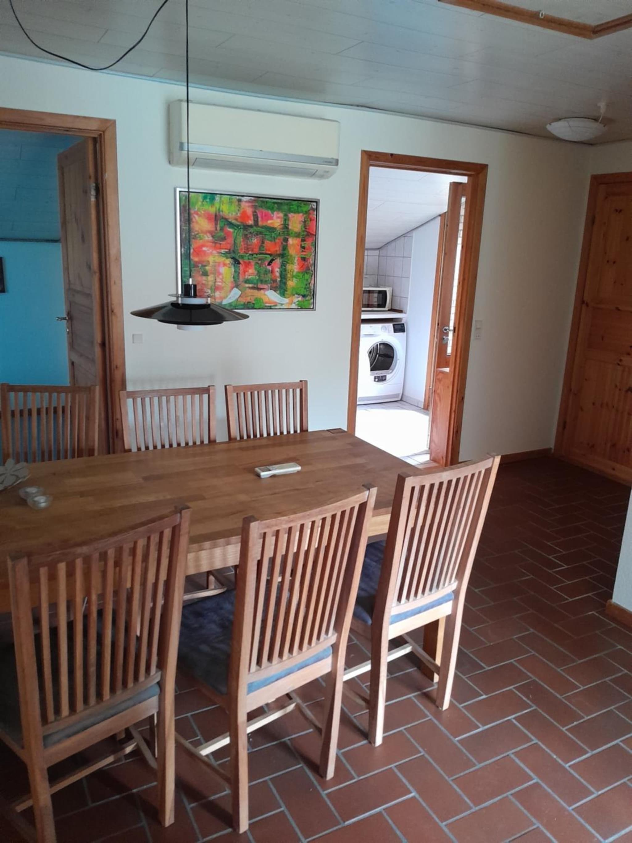 2 bedroom 1 bath apartment photo 4