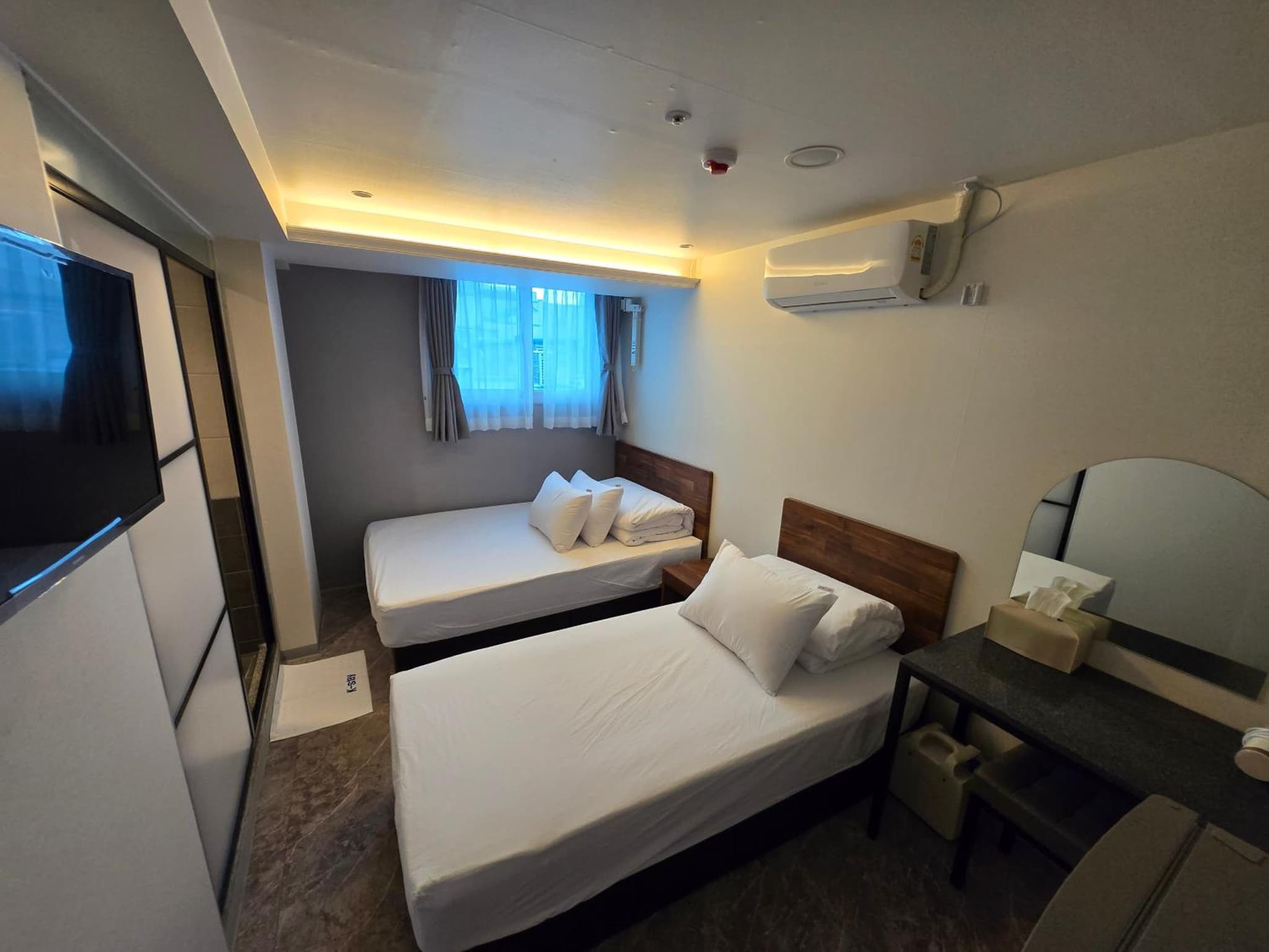 hotel room