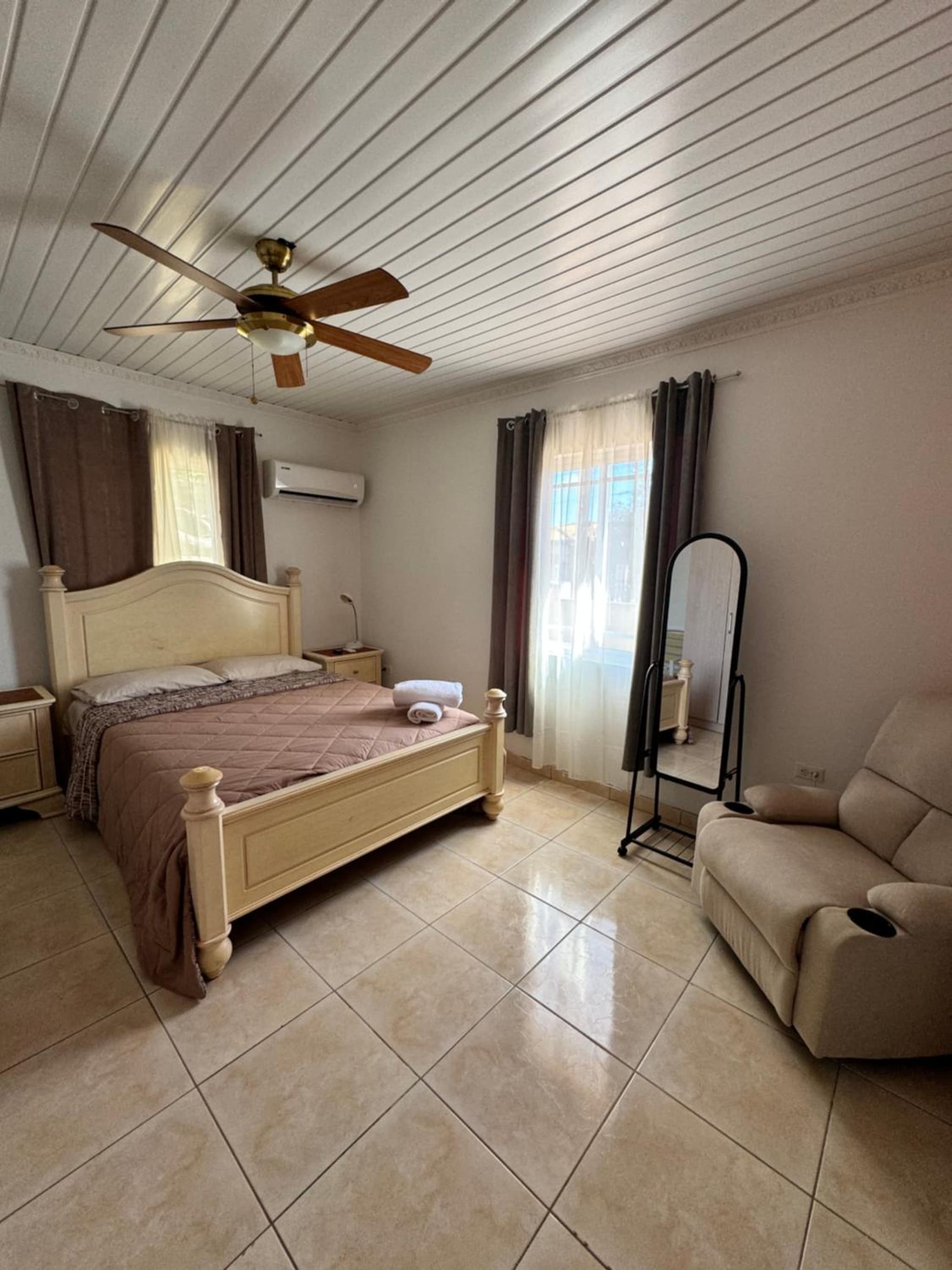 Monas Apartments Rental photo 6