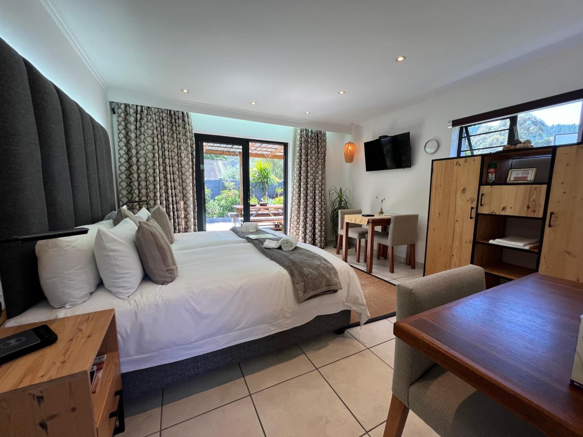 Pelican Lodge Guesthouse photo 9