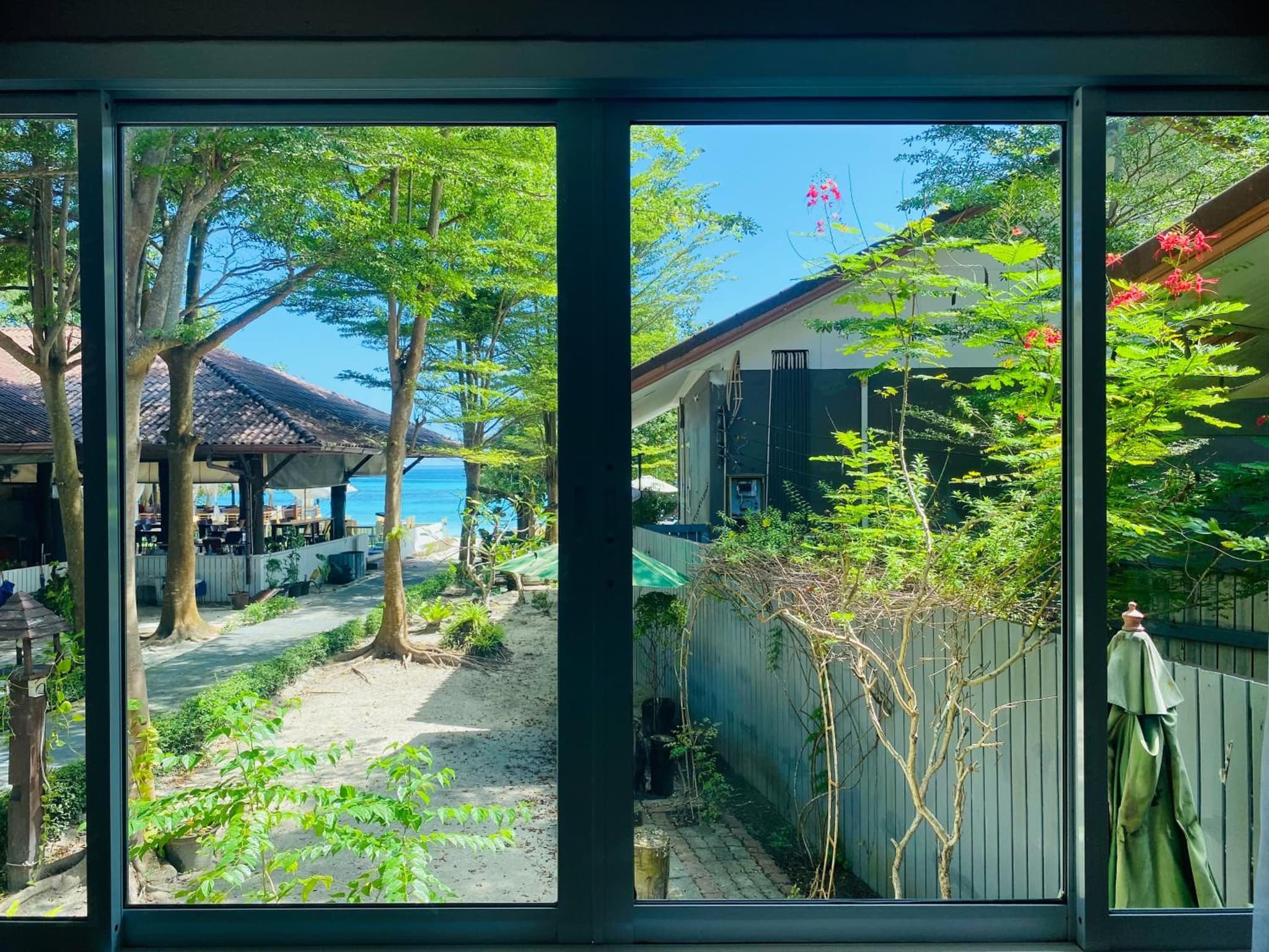 Bella Vista Beach Resort Koh Lipe photo 2