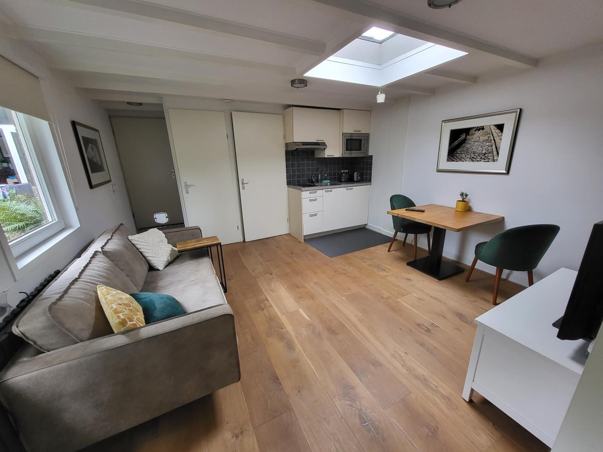 Spacious private guest house photo 6