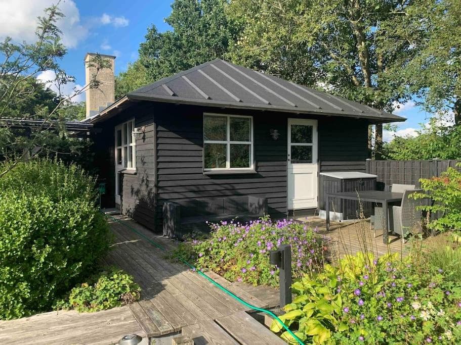 Aneks i rolige omgivelser-adgang til pool og sauna