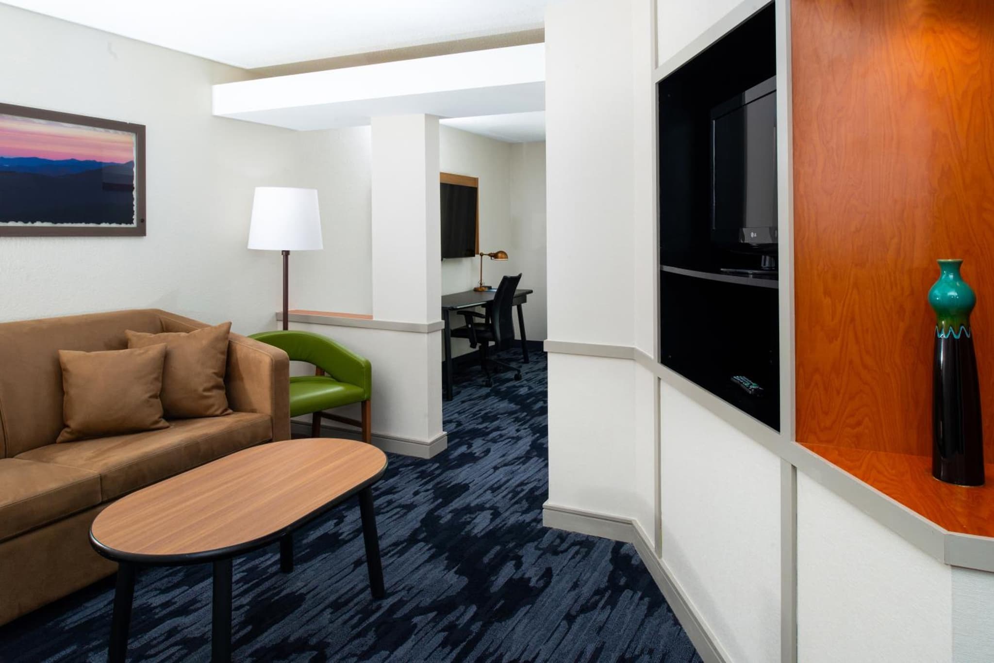 Fairfield Inn & Suites Greensboro Wendover photo 2