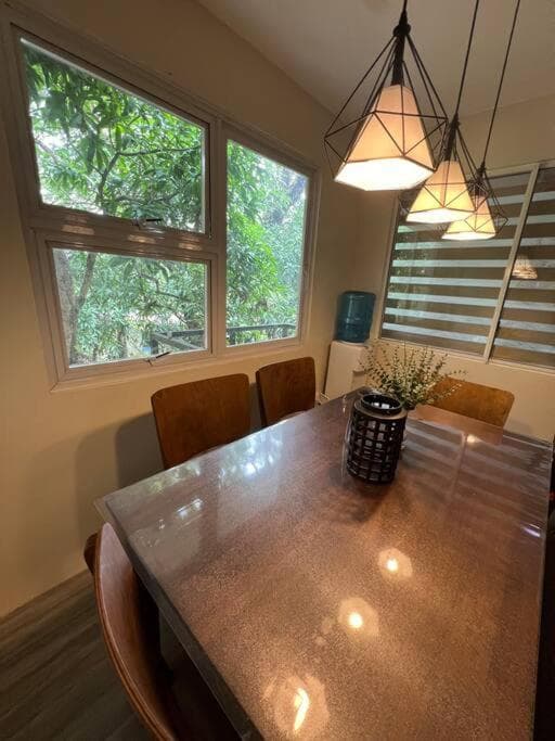 2BR Condo in Antipolo with Karaoke, Netflix and Games
