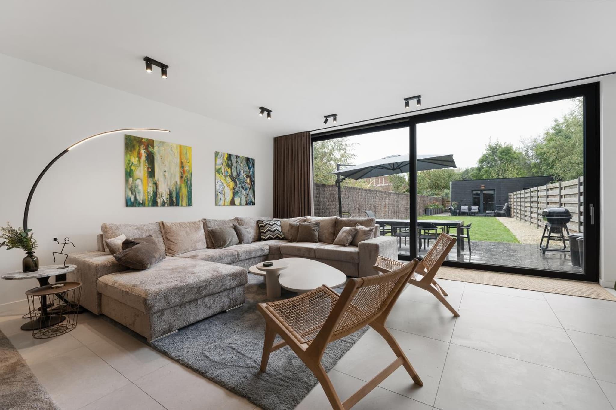 Modern & Spacious House with Wellness