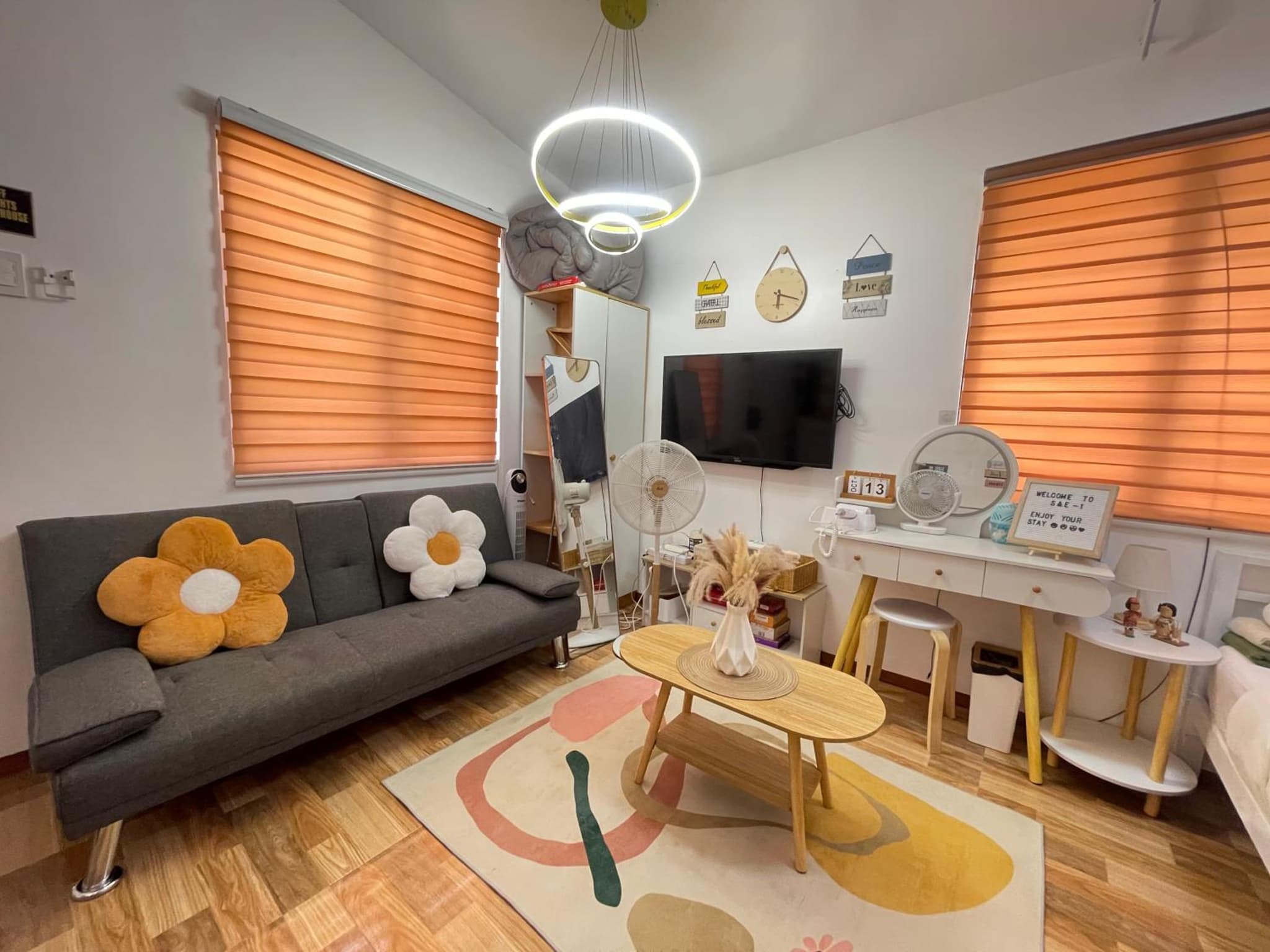 Olango Island - S&E-1 Tiny Guest House Fully Furnished with Hot Shower, Washer, Wi-Fi, Netflix & King-size Bed photo 4