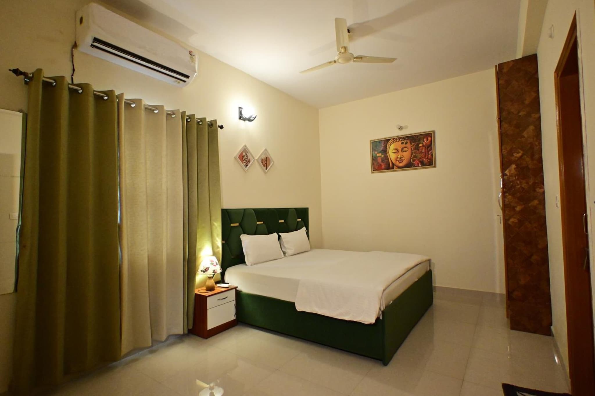 ZoomStay - 3BHK Apartments photo 8