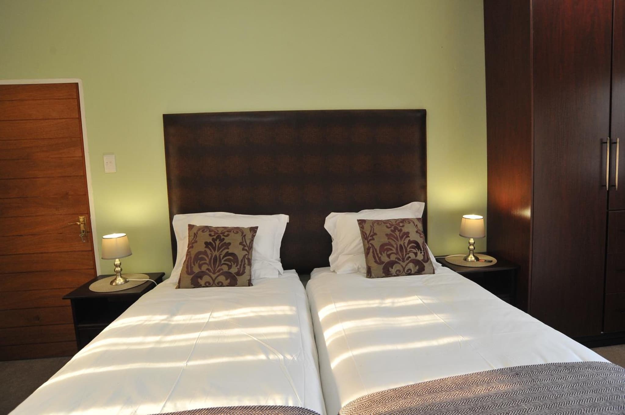 Sunset Manor Guest House photo 6