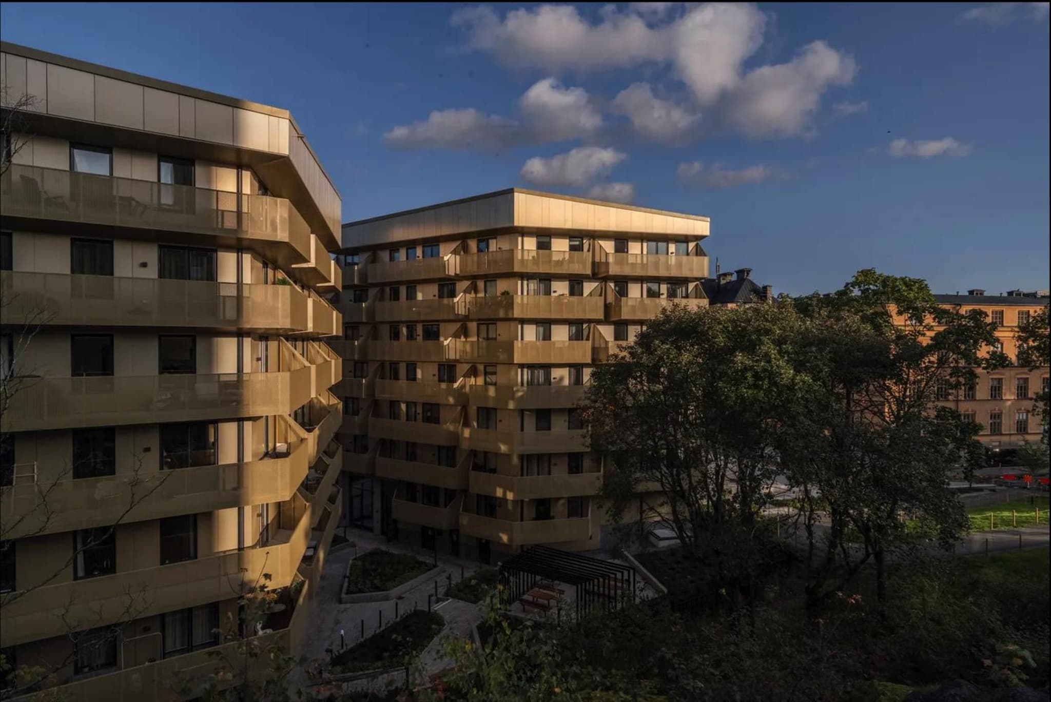 Modern, Centrally located Apartment! photo 2