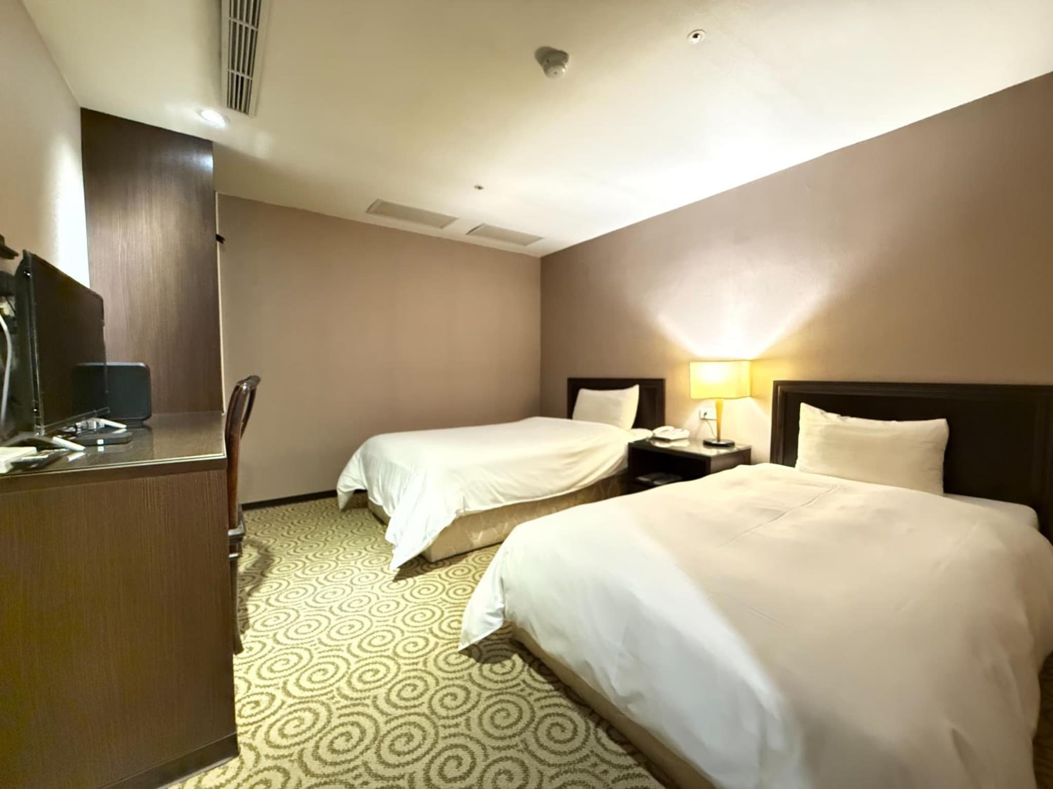 Well Garden Hotel photo 8
