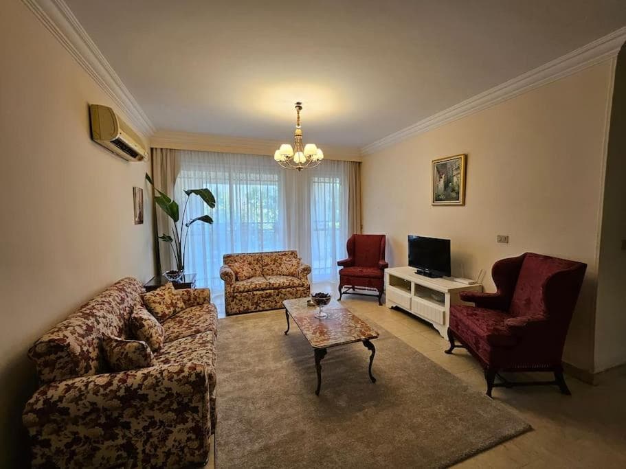 Dreamland Stylish 2BD with a garden and pool access