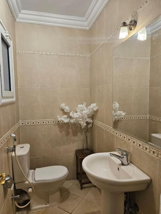 Dreamland Stylish 2BD with a garden and pool access photo 4