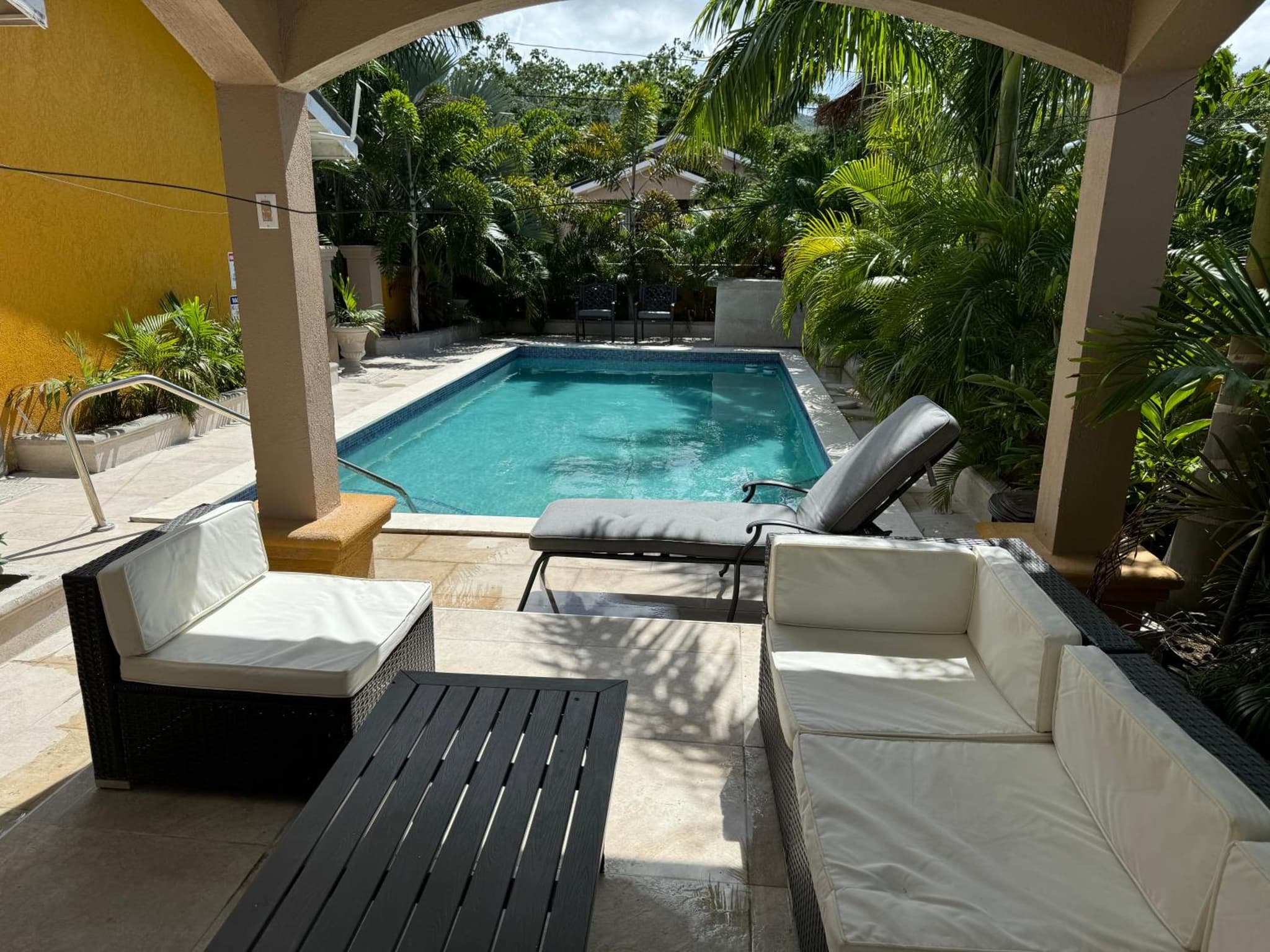 Elegance, Ochi Rios - 2BR Oasis with Exclusive Private Pool!"