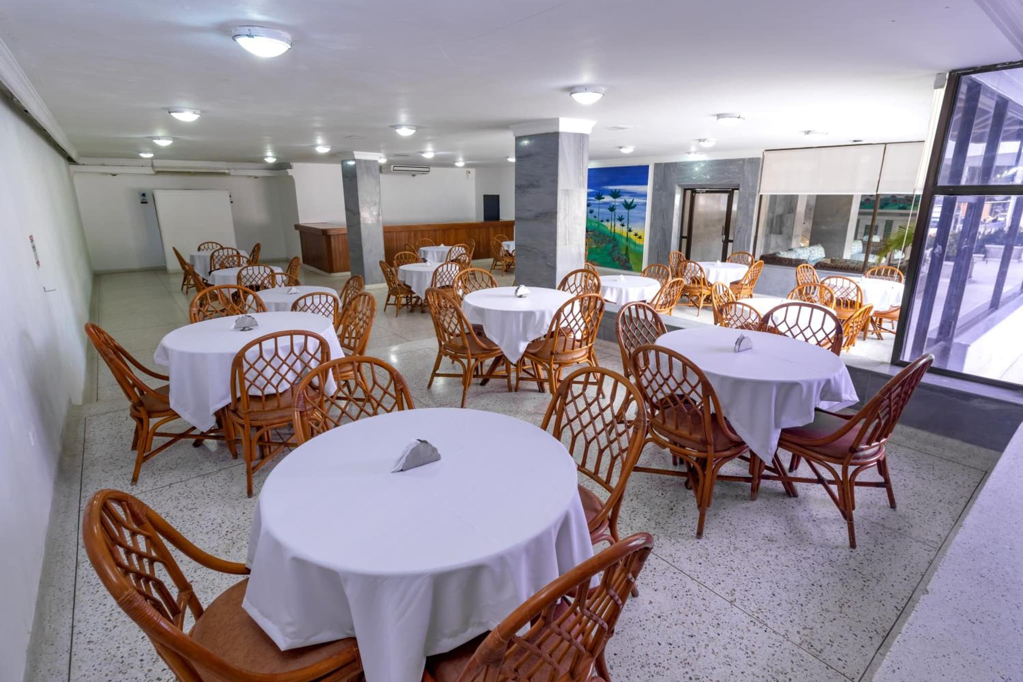 Hotel Axis Inn By GEH Suites photo 7