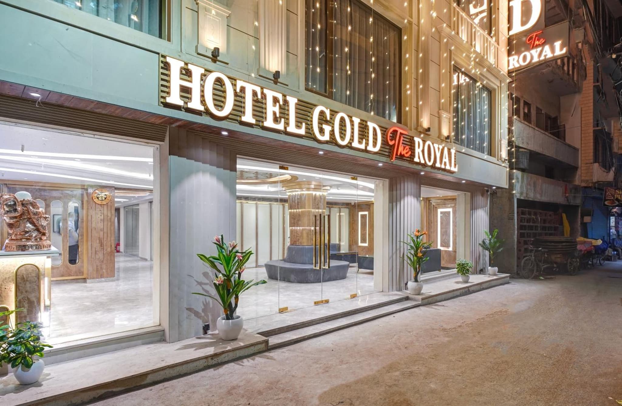 Hotel Gold The Royal A Luxurious Stay- Near New Delhi Railway Station & Connaught Place photo 8