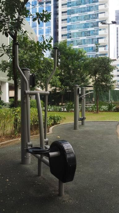 Spacious 2BR at IT Park w Pool & Stream video photo 3