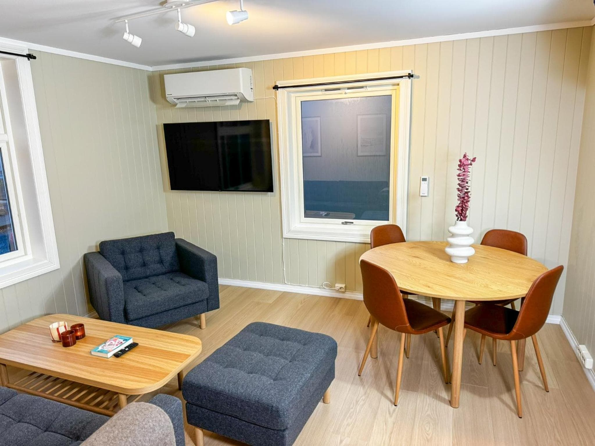 Sentral leilighet med parkering og peis photo 4