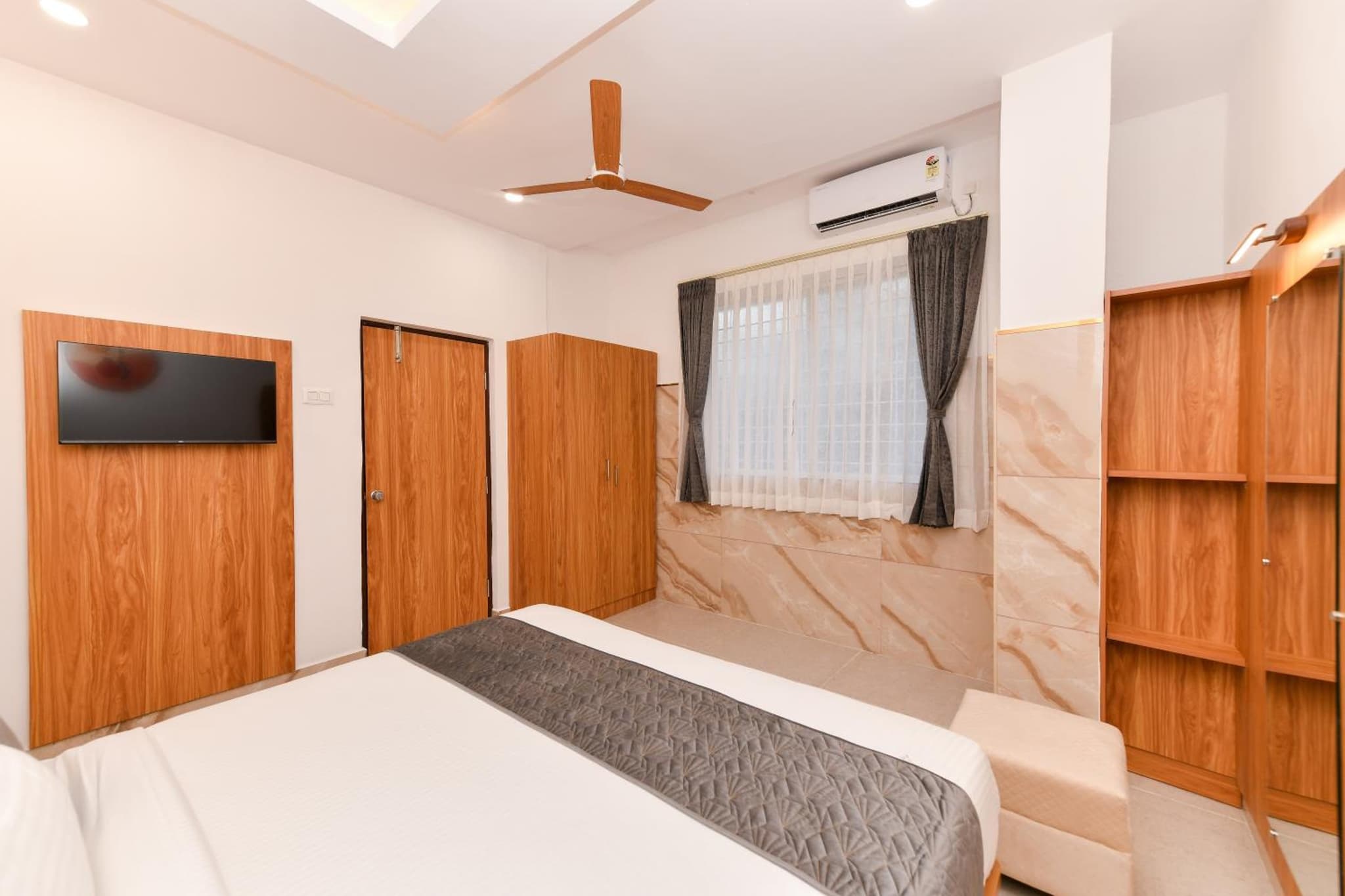Hotel Shine International photo 2