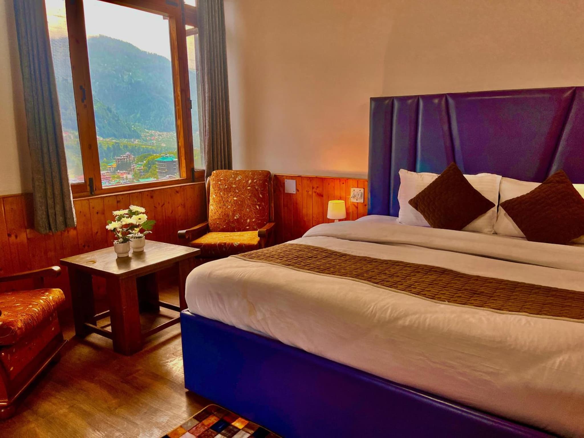 Himalayan Nomad Cottage, manali ! all 2 bedroom independent cottages ! personal lawn every cottage ! parking ! scenic mountains view ! spacious rooms ! photo 8