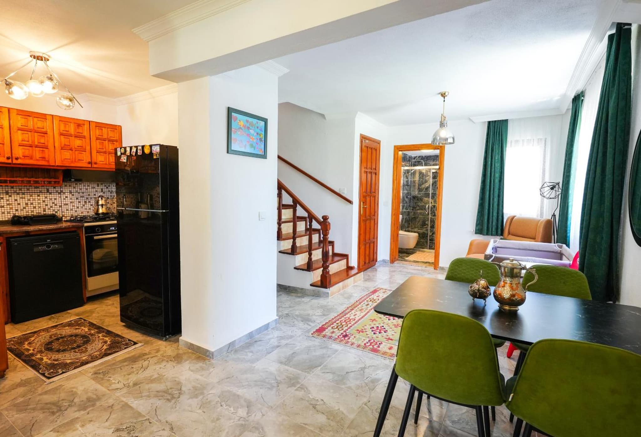 Villa Misli - red/ green photo 8