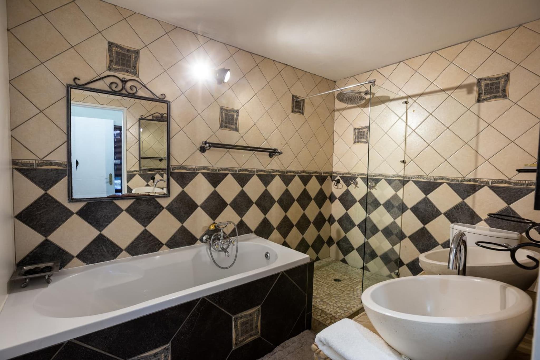 Waterfalls Boutique Hotel photo 6