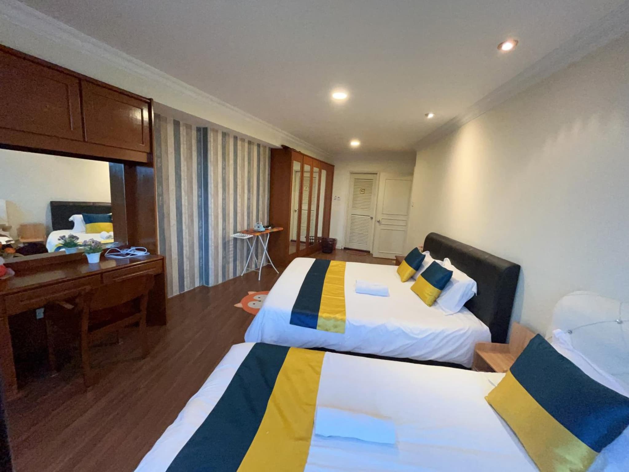 Riverbank suites 405 photo 9