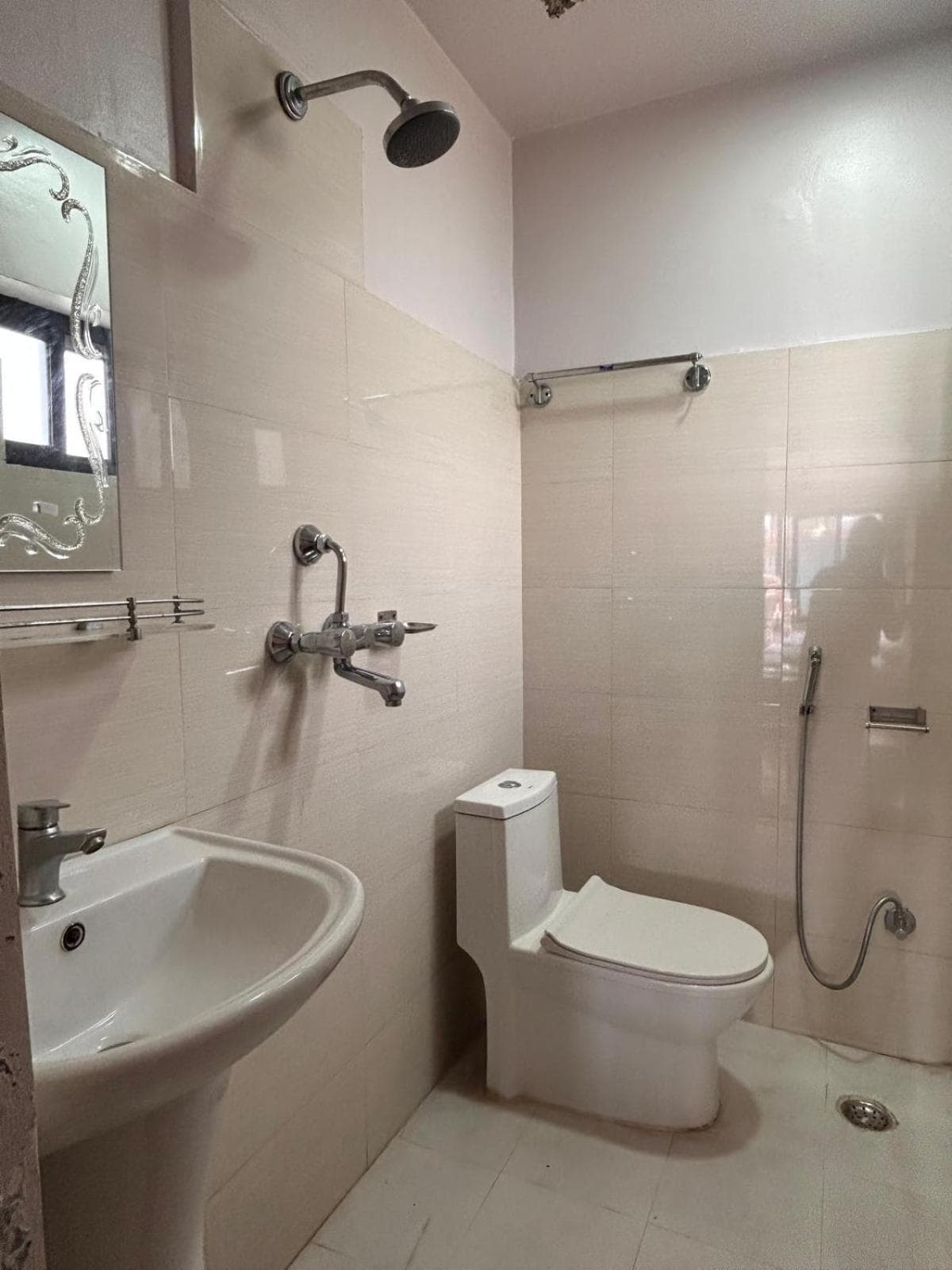 Yoga House Apartments photo 9
