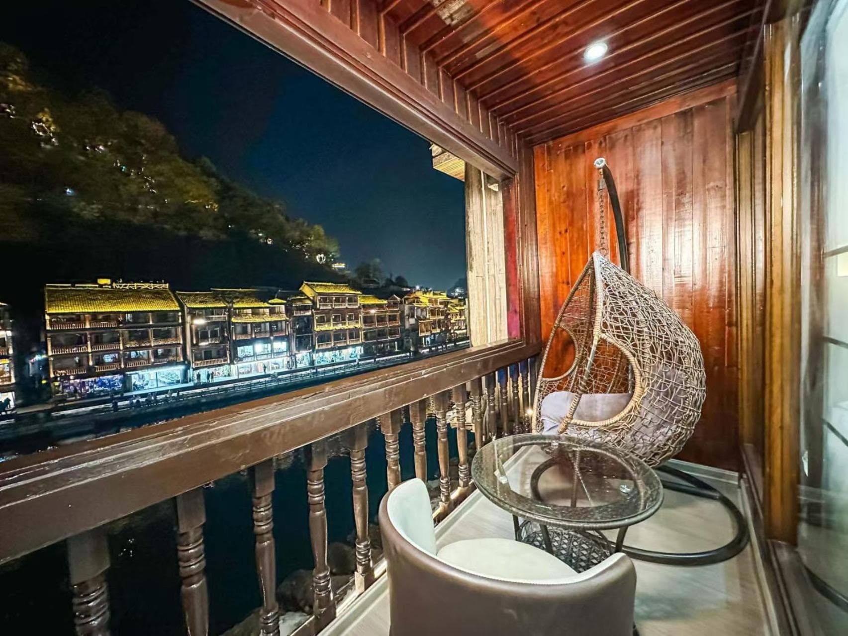 Fenghuang Ancient Town Lazy Cat Riverside Inn photo 7