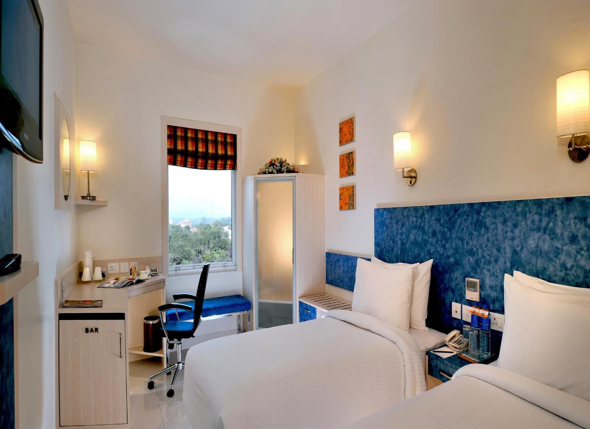 Hometel Chandigarh photo 5