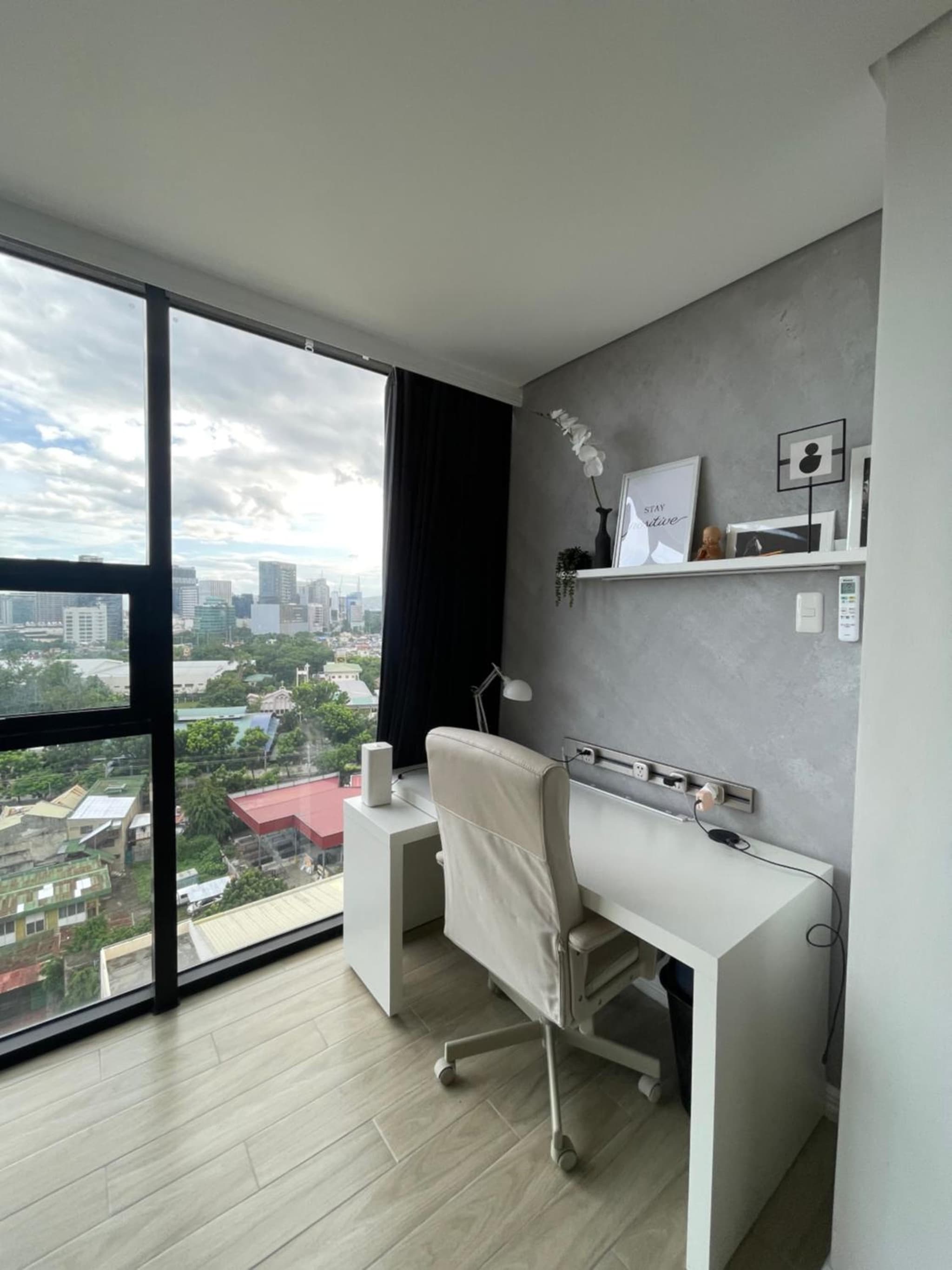 Premier Suites- Panoramic View photo 3