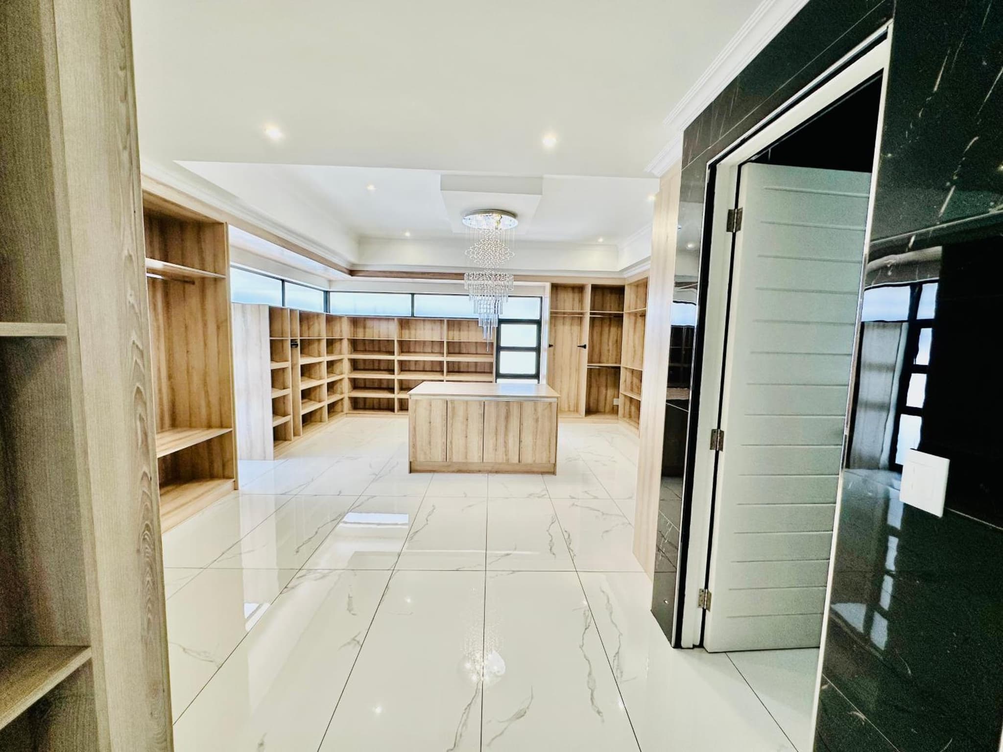 H & H Boutique & SPA photo 3