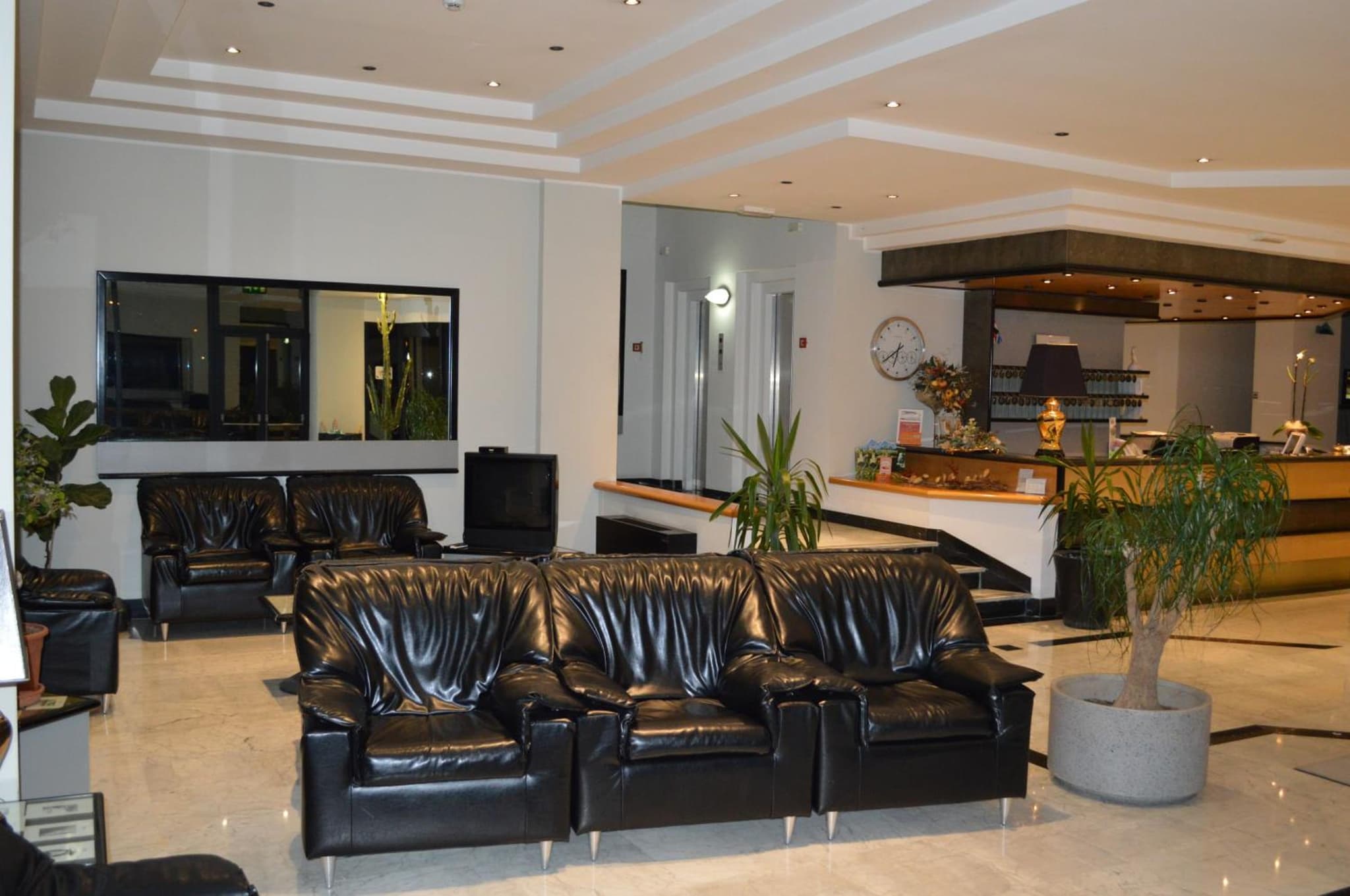 Canadian Hotel photo 2