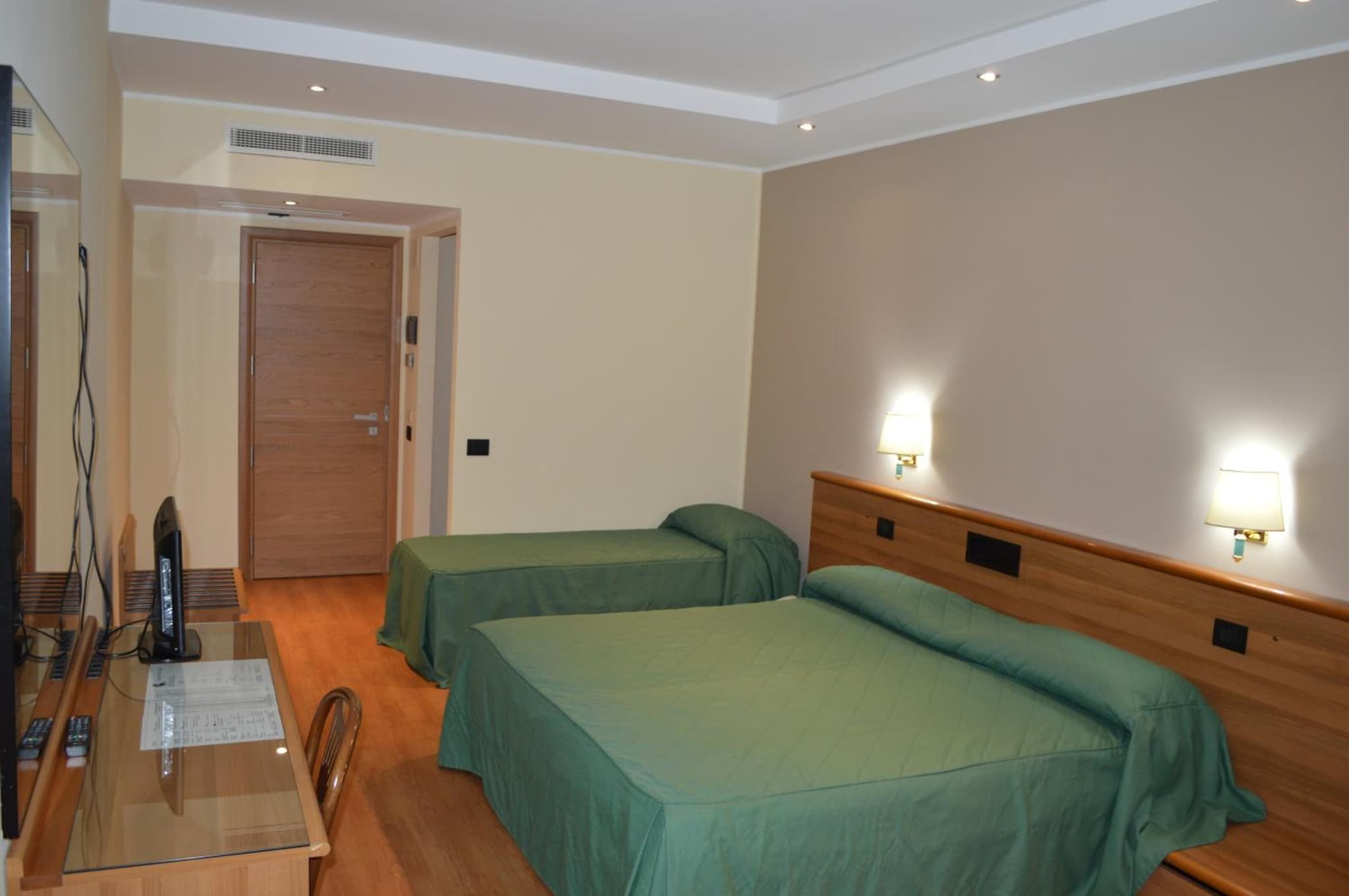 Canadian Hotel photo 6