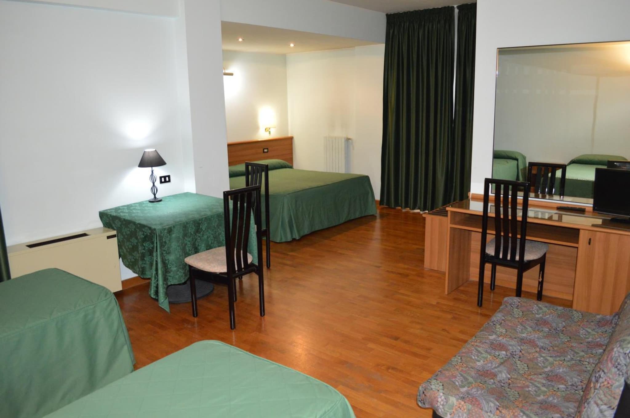 Canadian Hotel photo 4