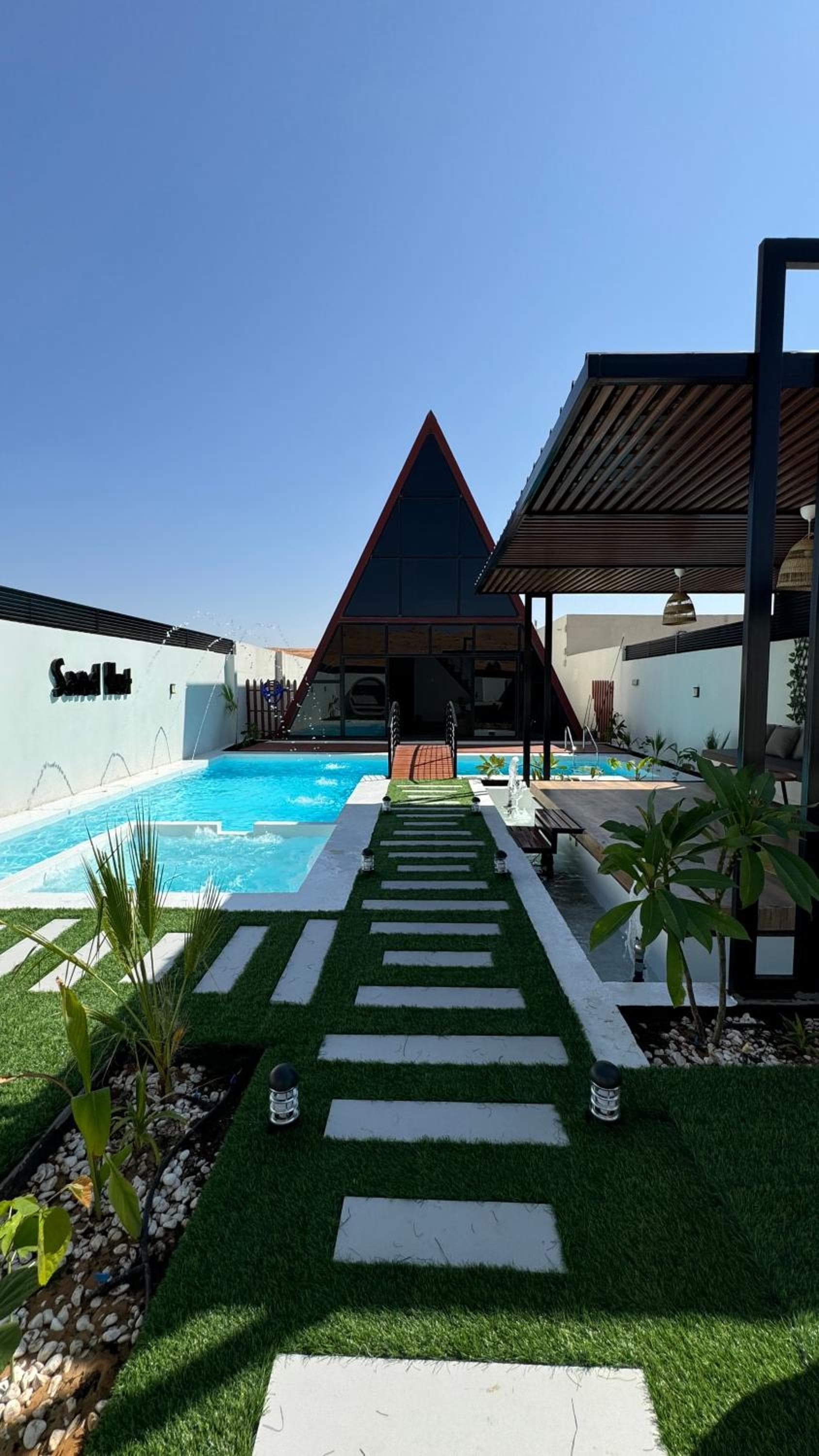 sandhut77