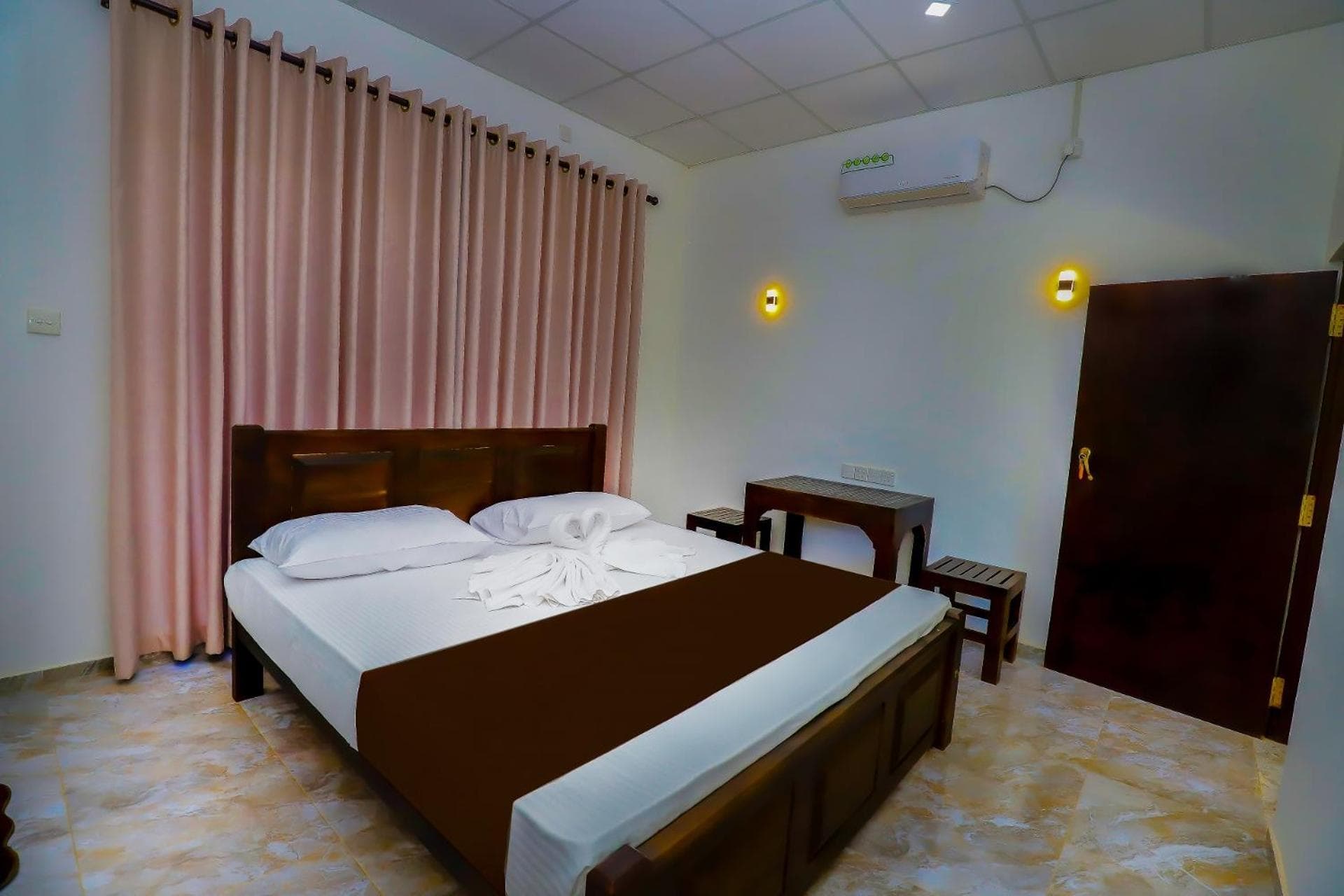 Lake Lower Hotel & Yala Safari photo 7