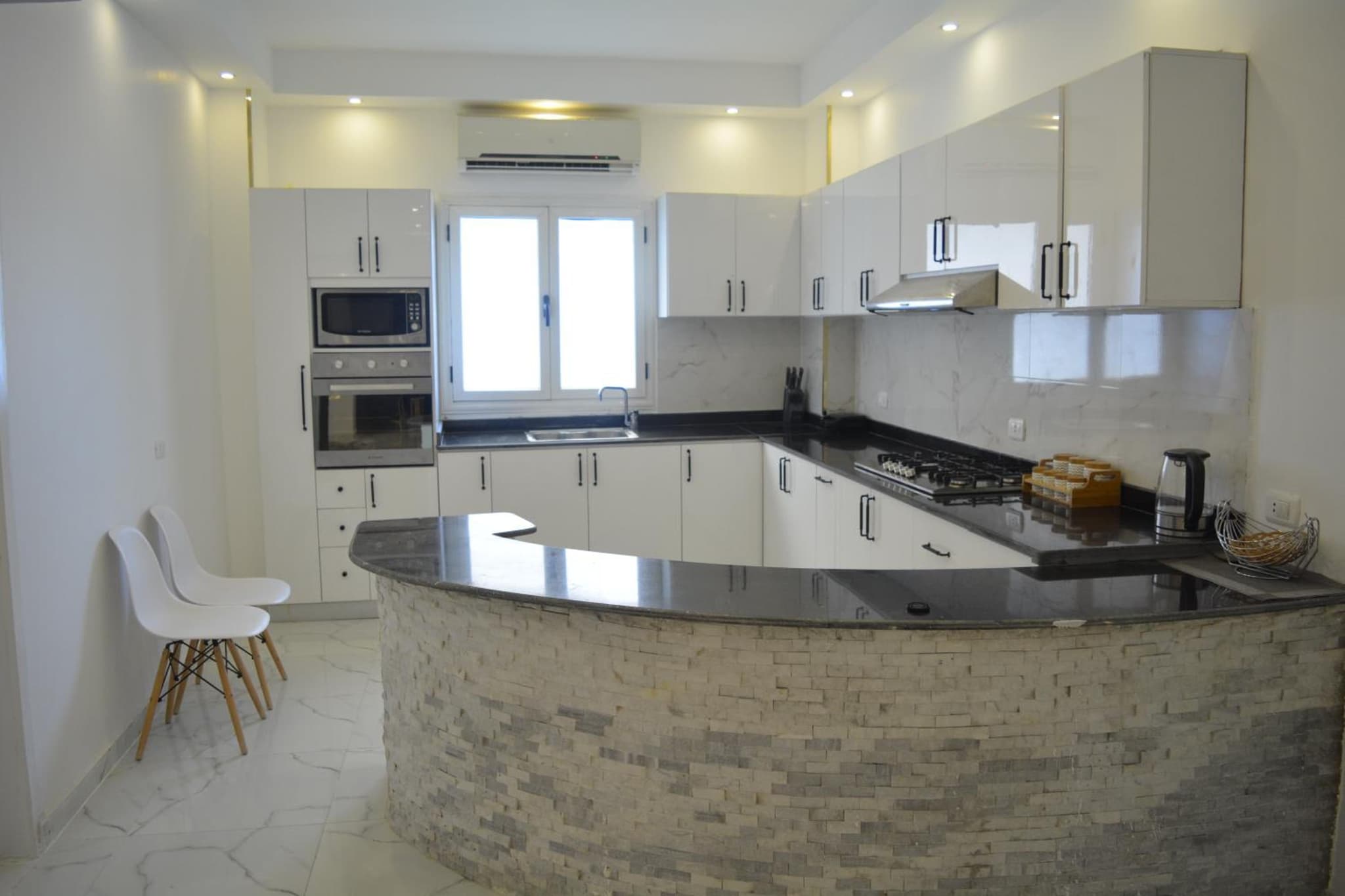 Luxury villa photo 3