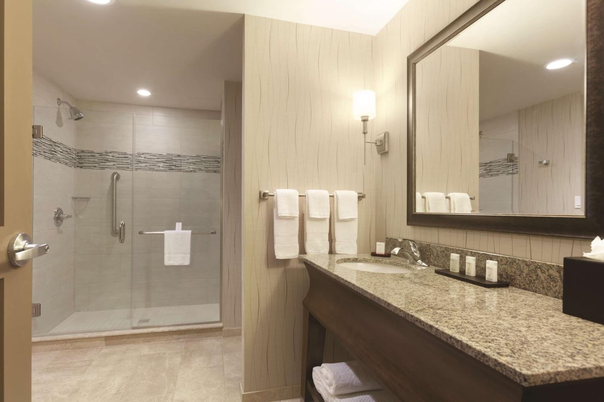 Embassy Suites Saratoga Springs photo 8