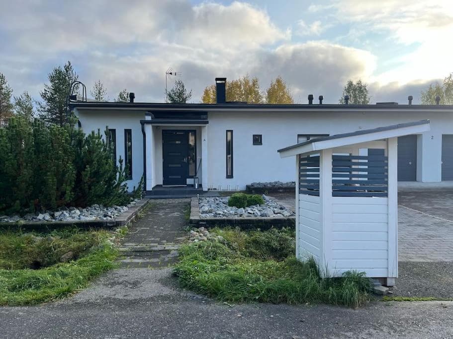 Atmospheric Holiday Villa with Sauna photo 5