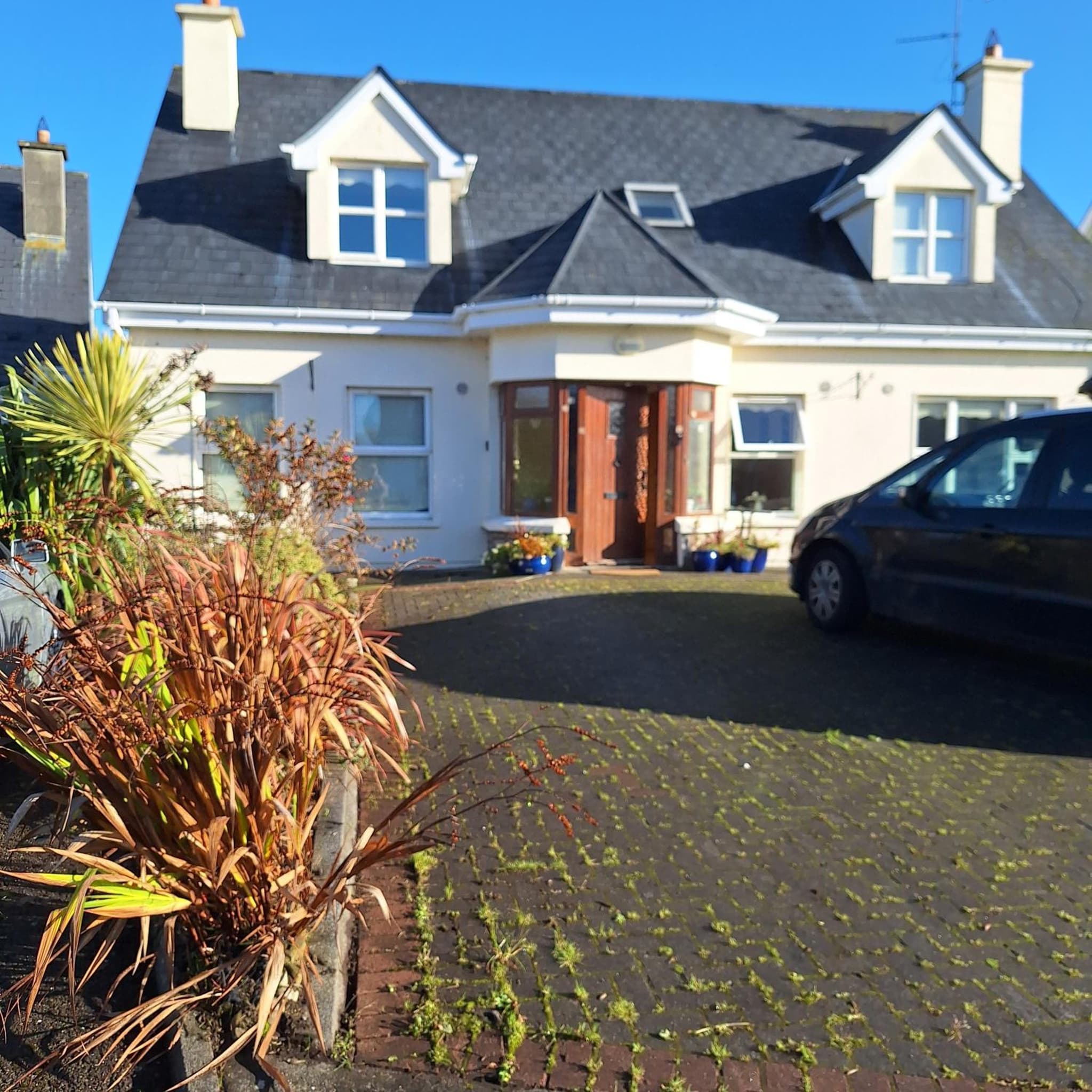 Spacious Twin Bedroom in Listowel