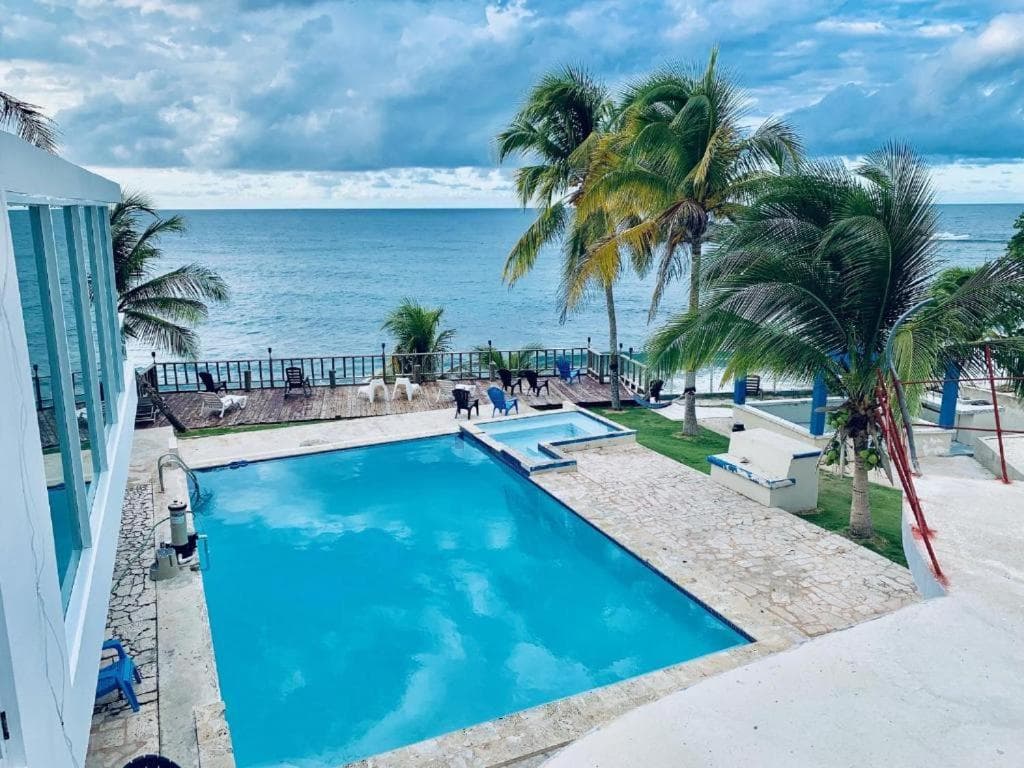 Ventana Va200 at Arecibo 681 Arecibo Ocean Drive photo 3