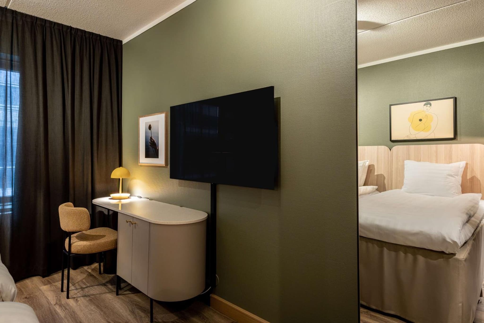 hotel room