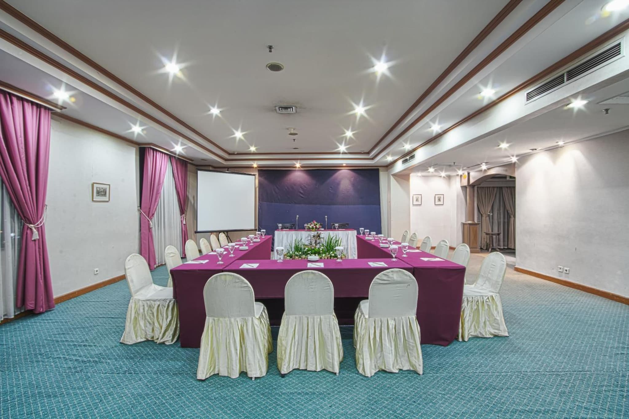 meeting & event spaces