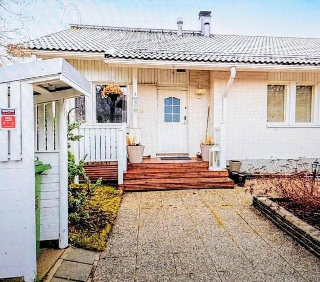 Oma rauhallinen huone photo 3