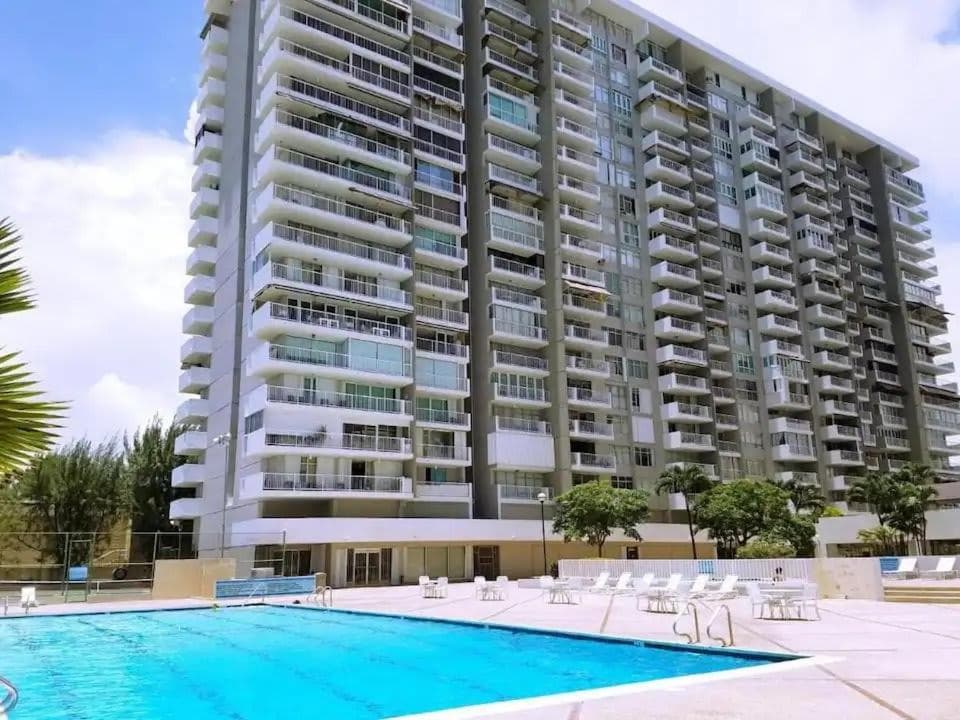 Isla Verde Apt- Beach, Pool & Family Getaway! photo 8