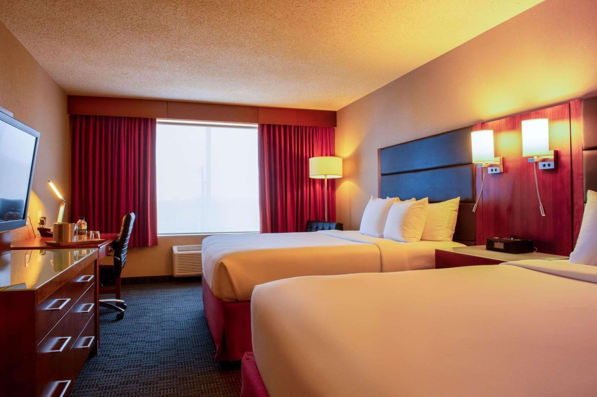 Radisson Hotel & Suites Fort McMurray photo 8