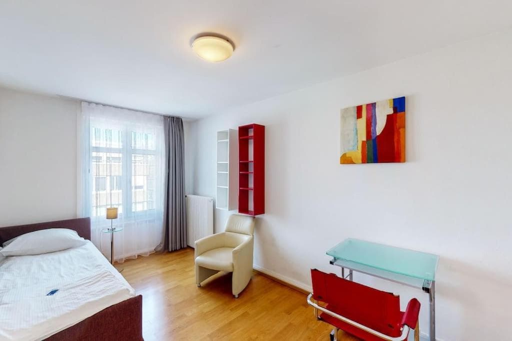 3BR city flat near Bellevue! - SF6 photo 4