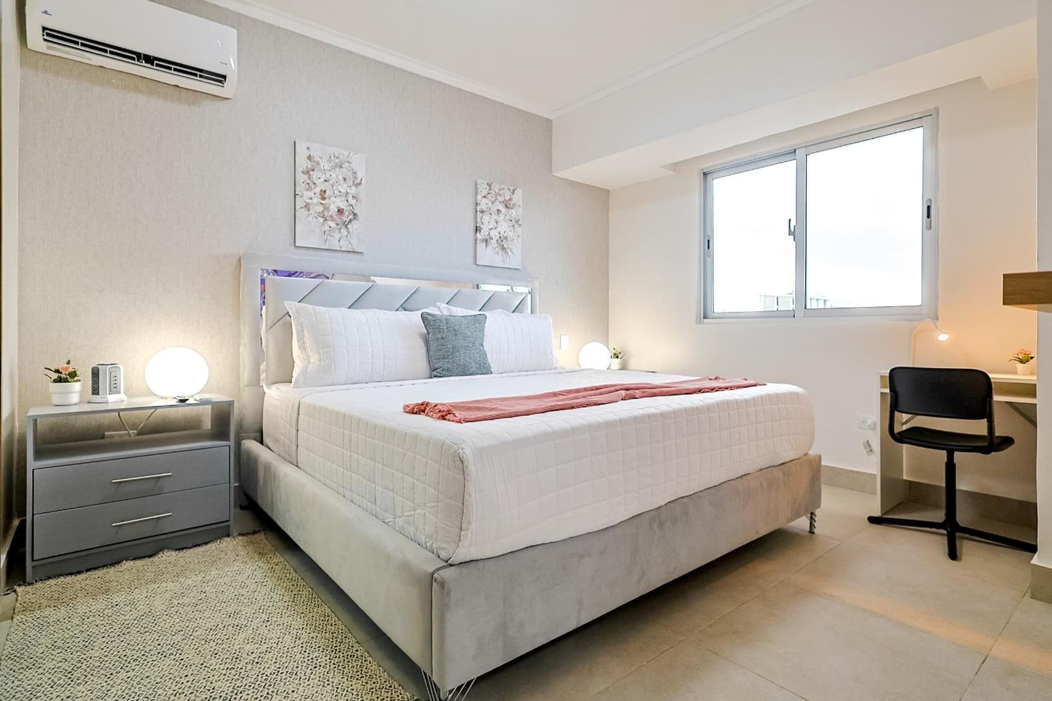 Comfy City Center 1BR Condo photo 3