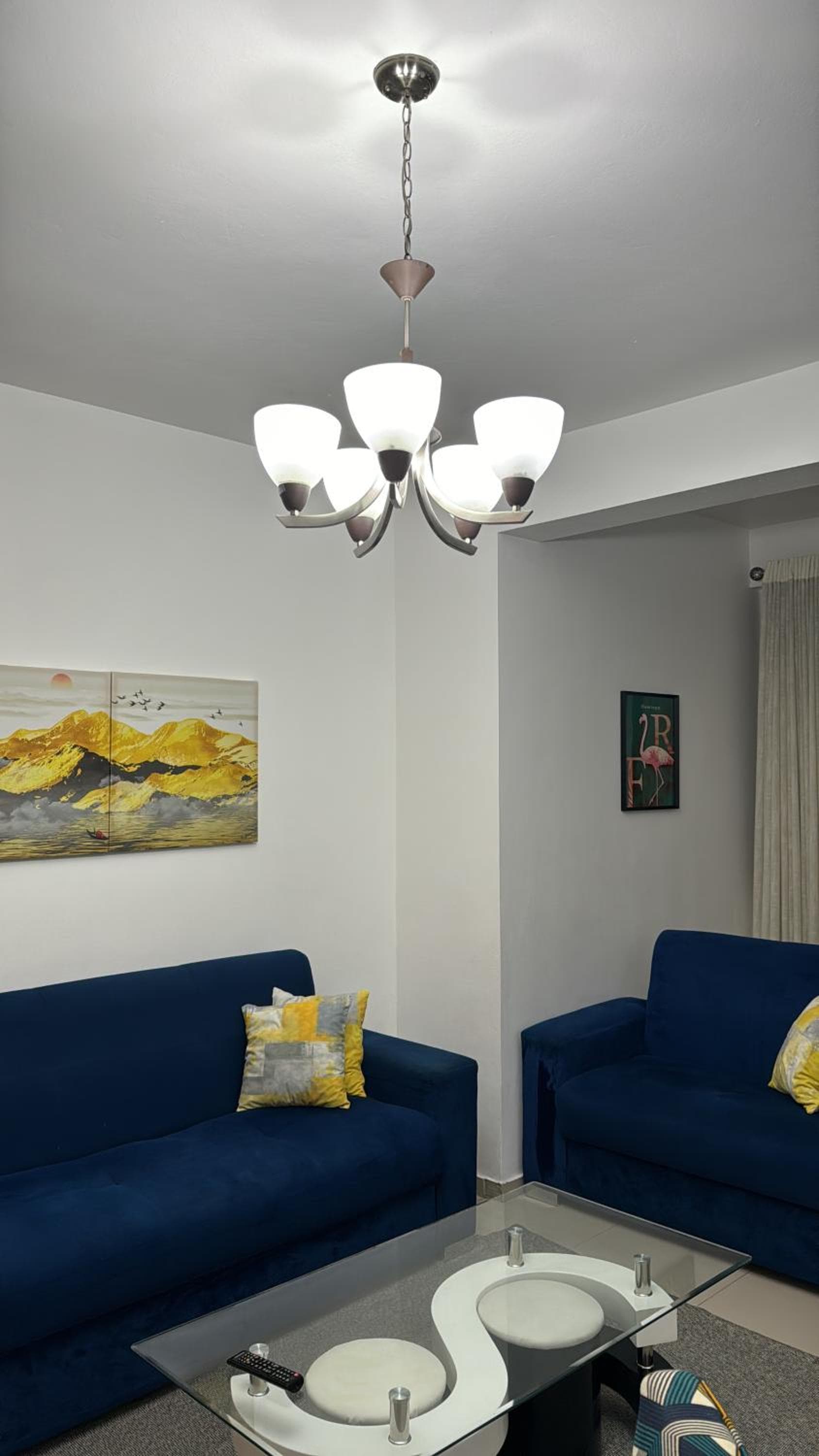 Paramount 3-Bedroom Apartment with Parking photo 9